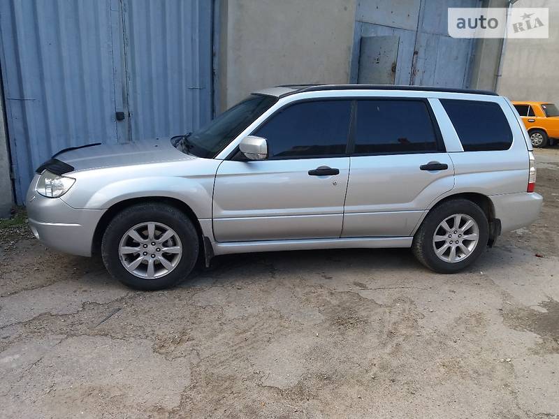 Subaru Forester 2005 года