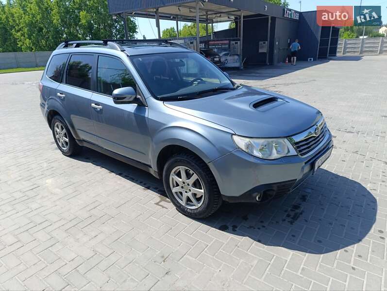 Внедорожник / Кроссовер Subaru Forester 2011 в Рожище