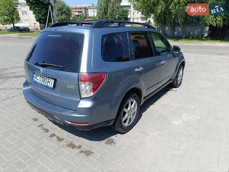 Внедорожник / Кроссовер Subaru Forester 2011 в Рожище