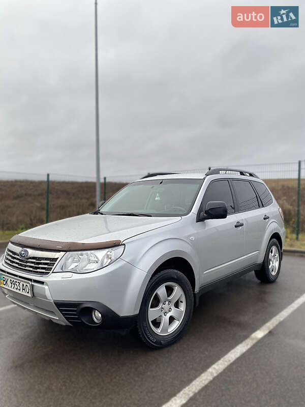 Позашляховик / Кросовер Subaru Forester