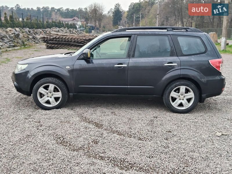 Внедорожник / Кроссовер Subaru Forester 2010 в Львове