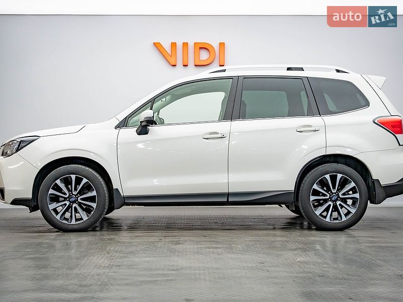 Позашляховик / Кросовер Subaru Forester 2017 в Києві