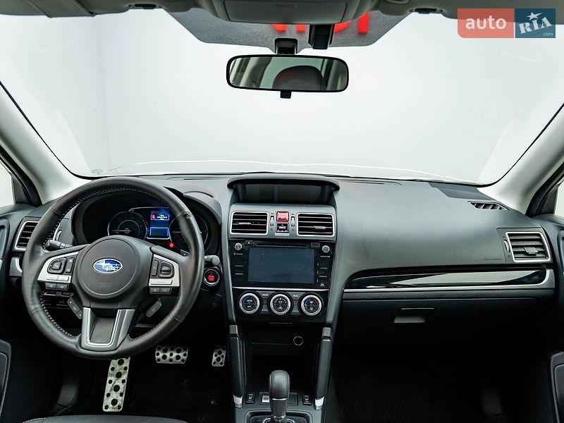 Позашляховик / Кросовер Subaru Forester 2017 в Києві