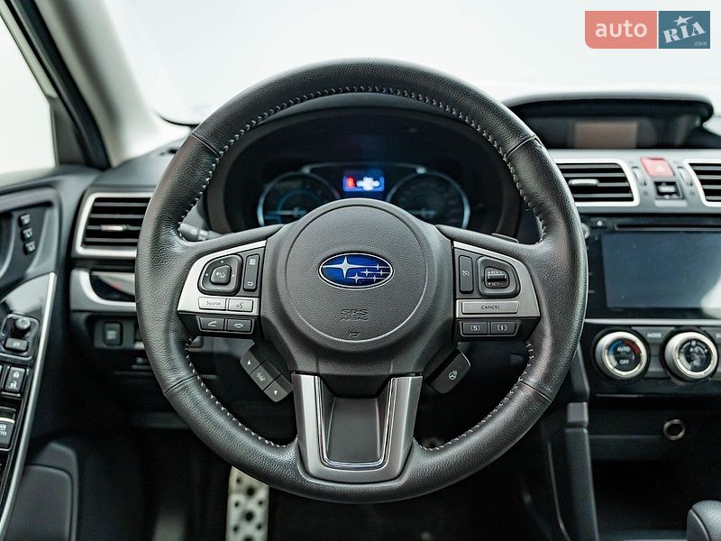 Позашляховик / Кросовер Subaru Forester 2017 в Києві