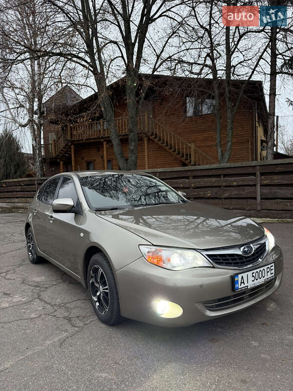 Хэтчбек Subaru Impreza