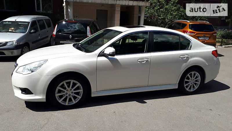 Subaru Legacy 2012 года