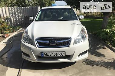 Subaru Legacy Premium 2011