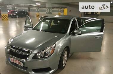 Subaru Legacy Premium 2.5i 2013