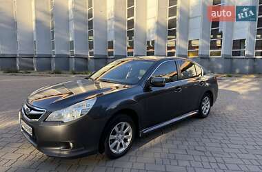 Subaru Legacy  2011