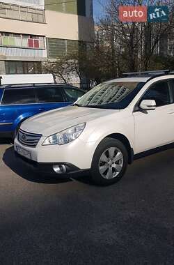 Subaru Outback  2010