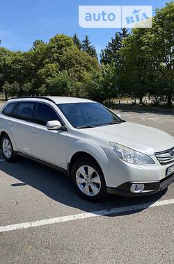 Subaru Outback  2011