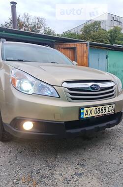 Subaru Outback  2010