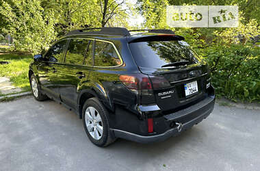 Subaru Outback  2010