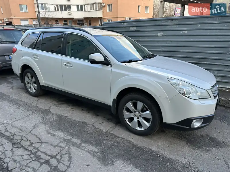 Subaru Outback 2011