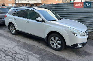 Subaru Outback 2011