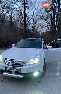Subaru Outback  2010
