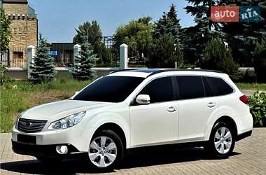 Subaru Outback  2011