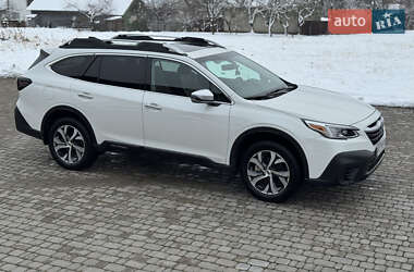 Subaru Outback  2021