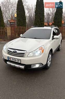 Subaru Outback  2011