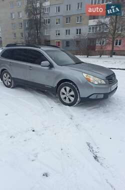 Subaru Outback  2010