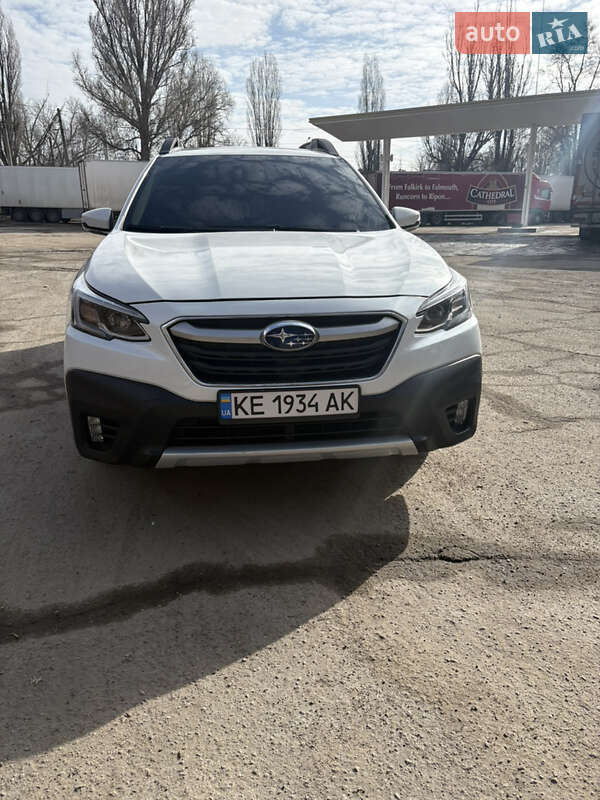 Внедорожник / Кроссовер Subaru Outback