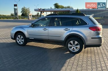 Subaru Outback  2011