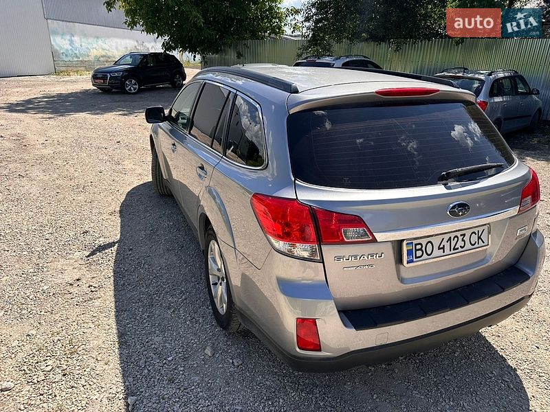 Універсал Subaru Outback 2011 в Тернополі