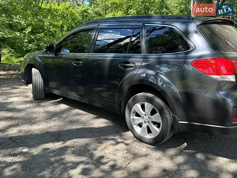 Subaru Outback 2011