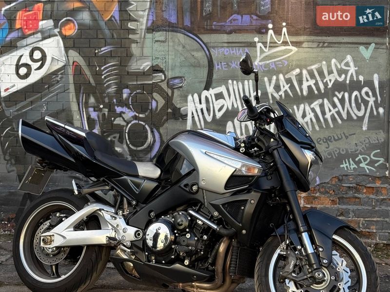 Мото Suzuki B-King