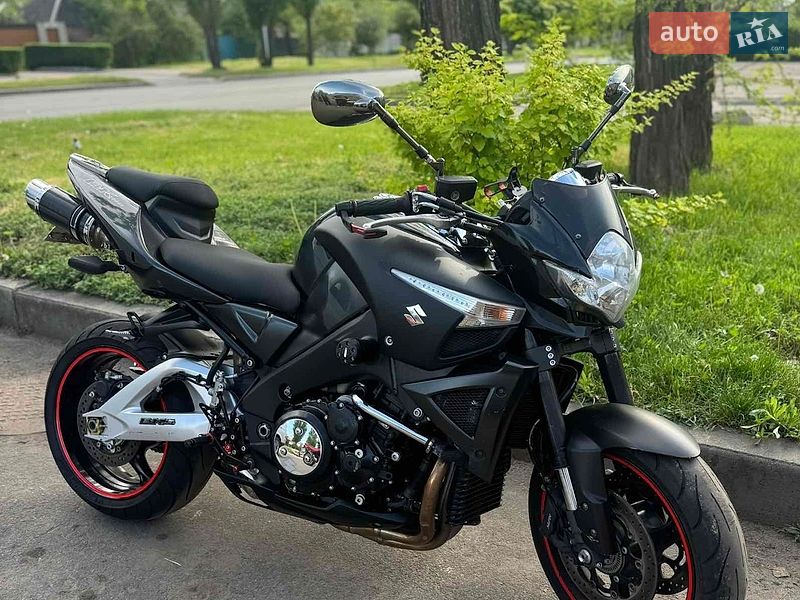 Мотоцикл Спорт-туризм Suzuki B-King