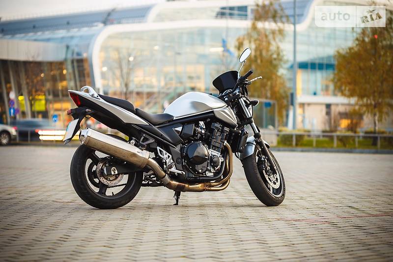 Мотоцикл Без обтекателей (Naked bike) Suzuki Bandit