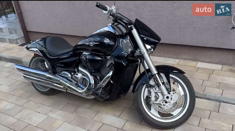 Мото Suzuki Boulevard C109R