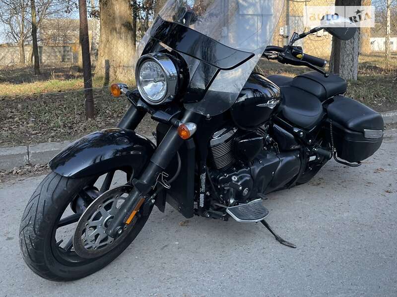 Мото Suzuki Boulevard C90