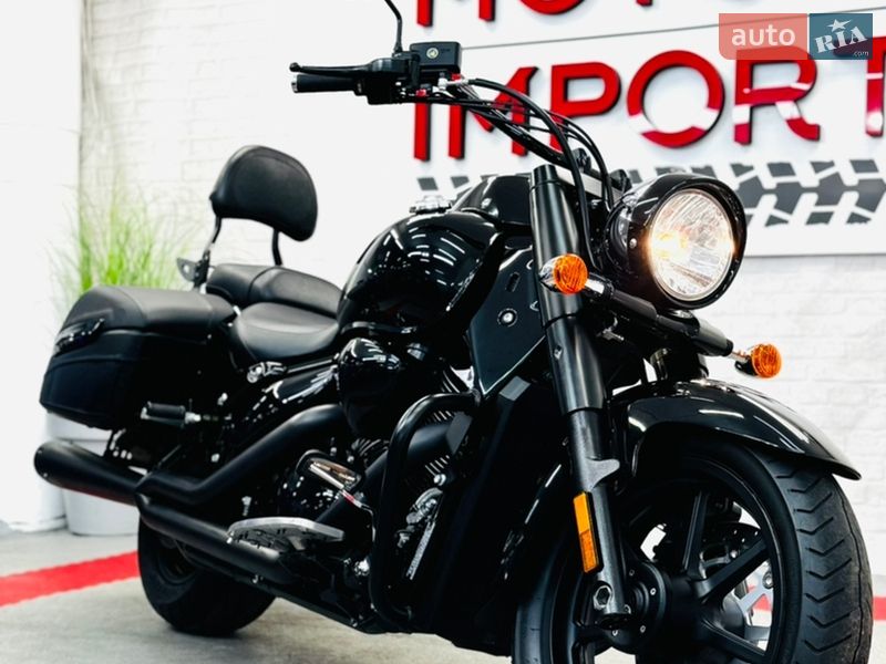 Suzuki Boulevard C90