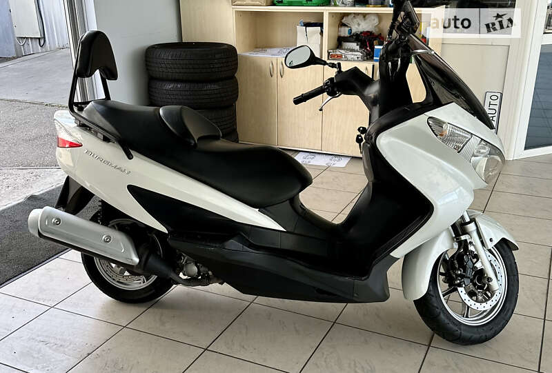 Suzuki Burgman 125