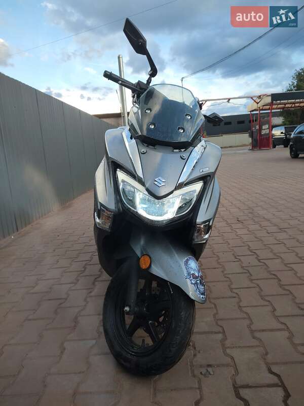 Максі-скутер Suzuki Burgman 125