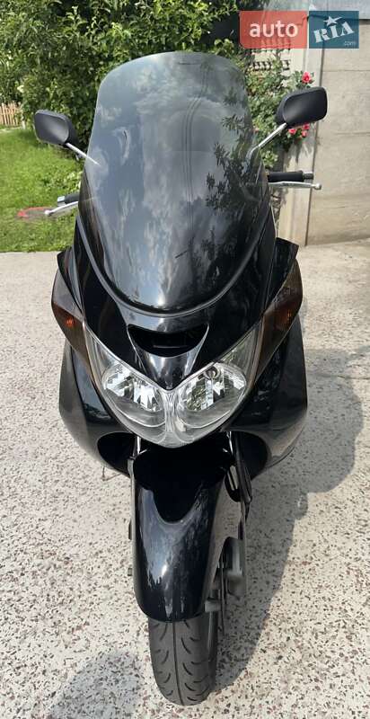 Скутер Suzuki Burgman 400