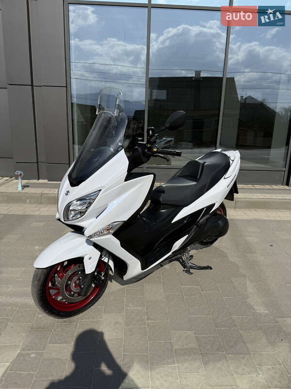 Мото Suzuki Burgman 400