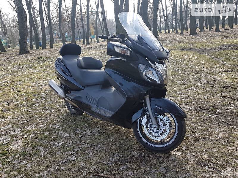 Максі-скутер Suzuki Burgman AN 650