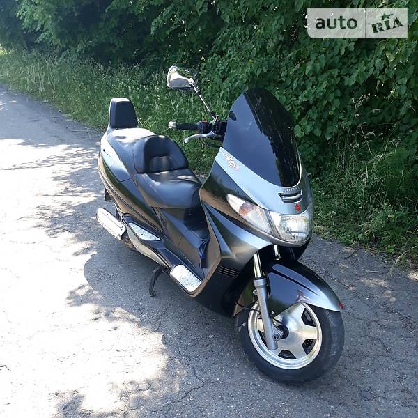 Скутер Suzuki Burgman