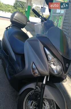 Suzuki Burgman  2016