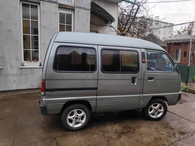 Минивэн Suzuki Carry