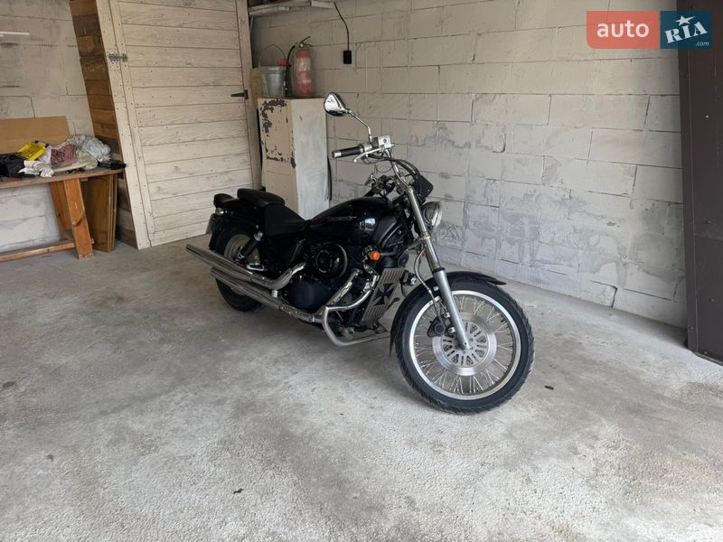 Мотоцикл Круизер Suzuki Desperado 400