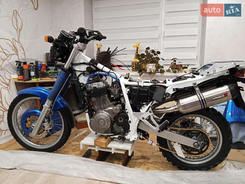 Мото Suzuki DR 800