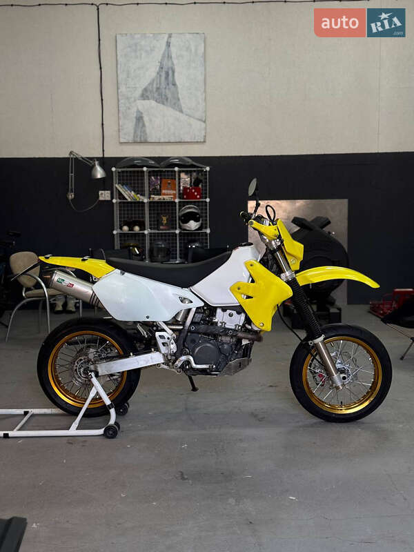 Мотоцикл Супермото (Motard) Suzuki DR-Z 400S