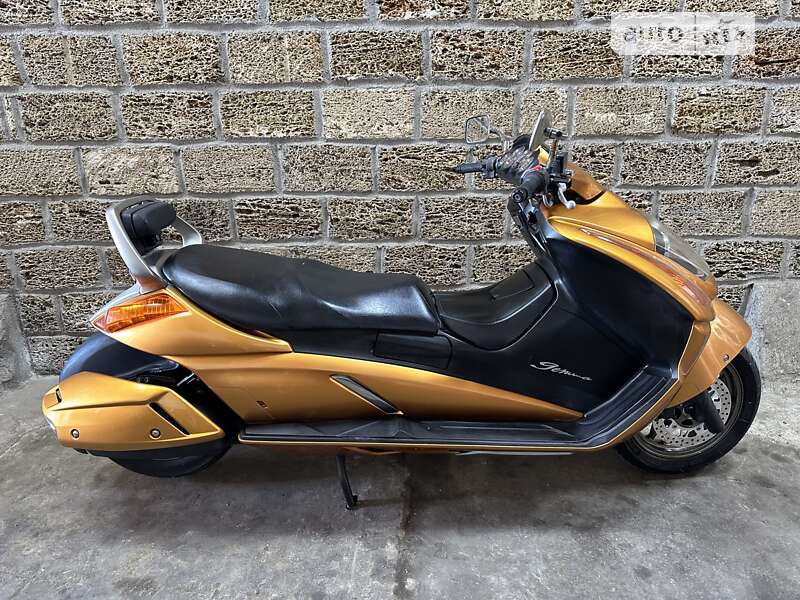 Suzuki Gemma 250