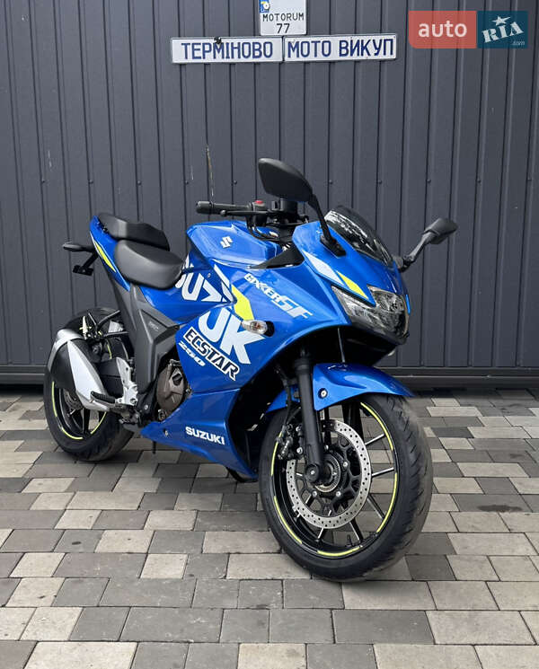 Спортбайк Suzuki Gixxer 250