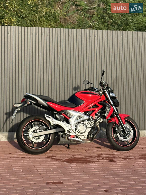 Мото Suzuki Gladius 650