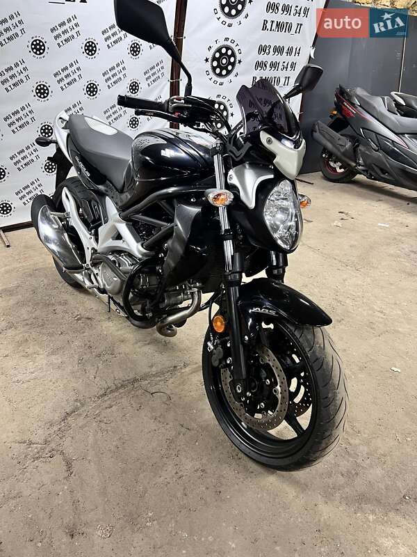 Мотоцикл Классік Suzuki Gladius 650