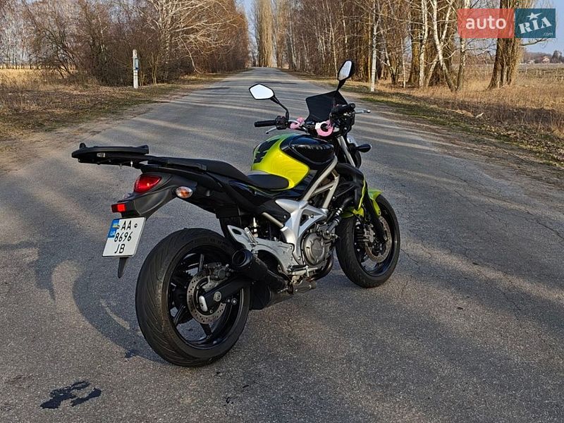Suzuki Gladius 650